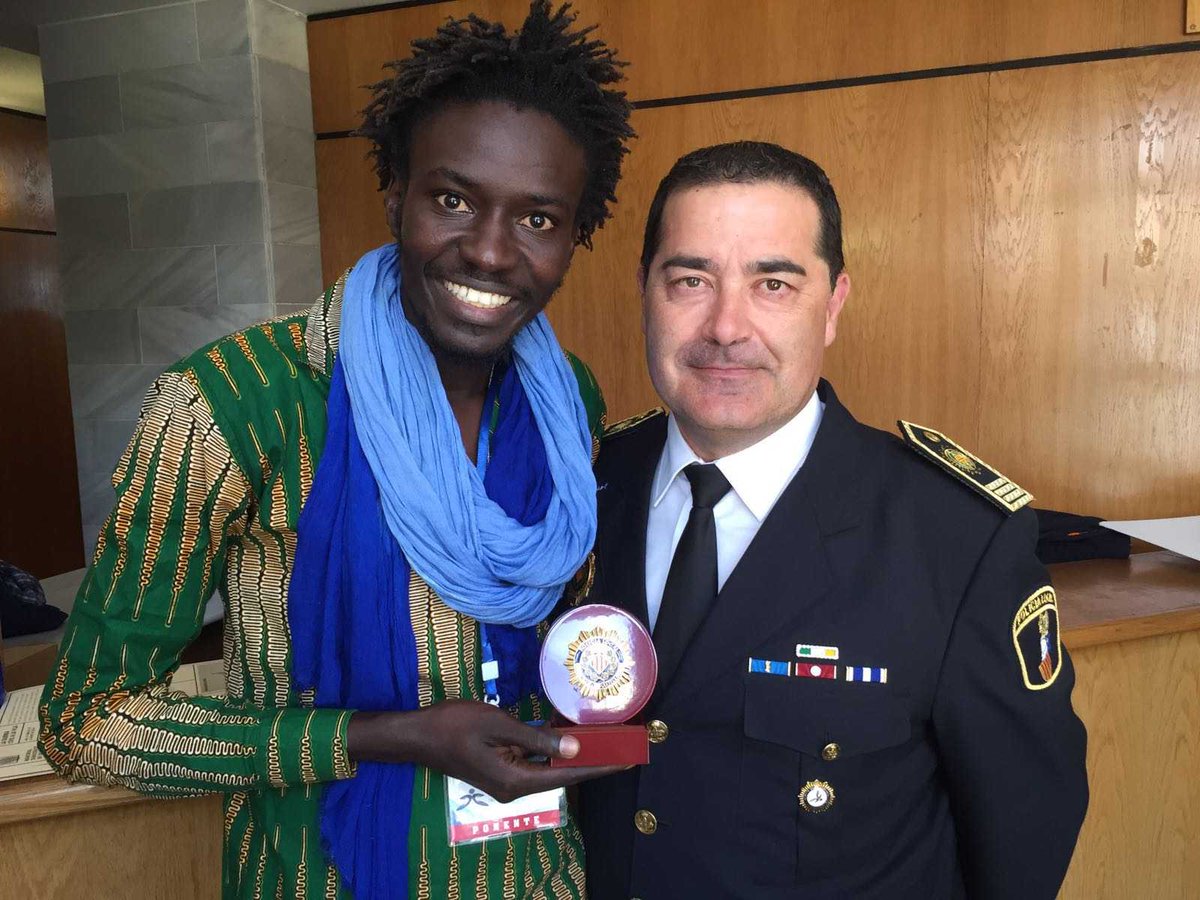 Ramonmarmar's tweet photo. Con el Senegales Mamadou día compartiendo experiencias. Gran persona!!!! https://t.co/qv2PfsJCQP