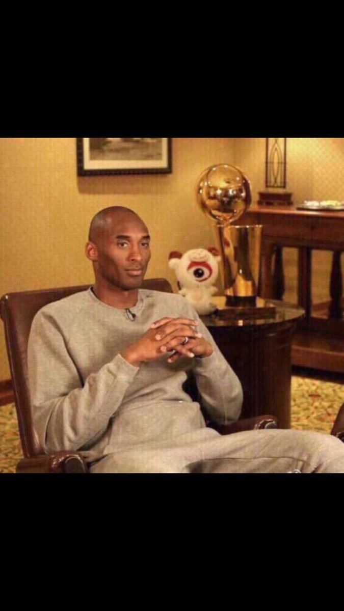 GiftedNegro's tweet photo. Kobe lookin at Vanessa and the kids like "sooooooo y'all tryna hoop?" https://t.co/jr0mRPrPzw
