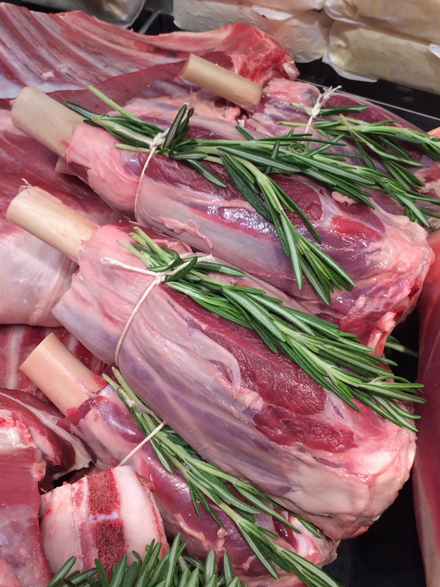 mimakezan's tweet photo. Snygga lammlägg! #lamm #köttslöjd #butcher #stycka #piffa #lamblovers https://t.co/fVdJokjpDu