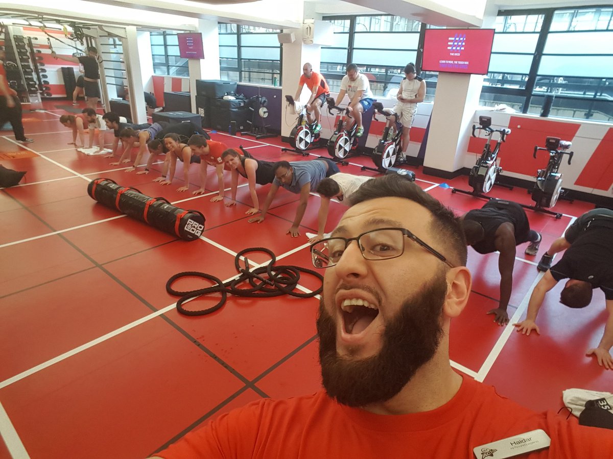 Haidar_Khan1's tweet photo. @VirginActiveUK @ToughMudder mudder maker mayhem at Virgin Active Tower Bridge #muddermaker #toughmudder https://t.co/6fJEZ56Sno