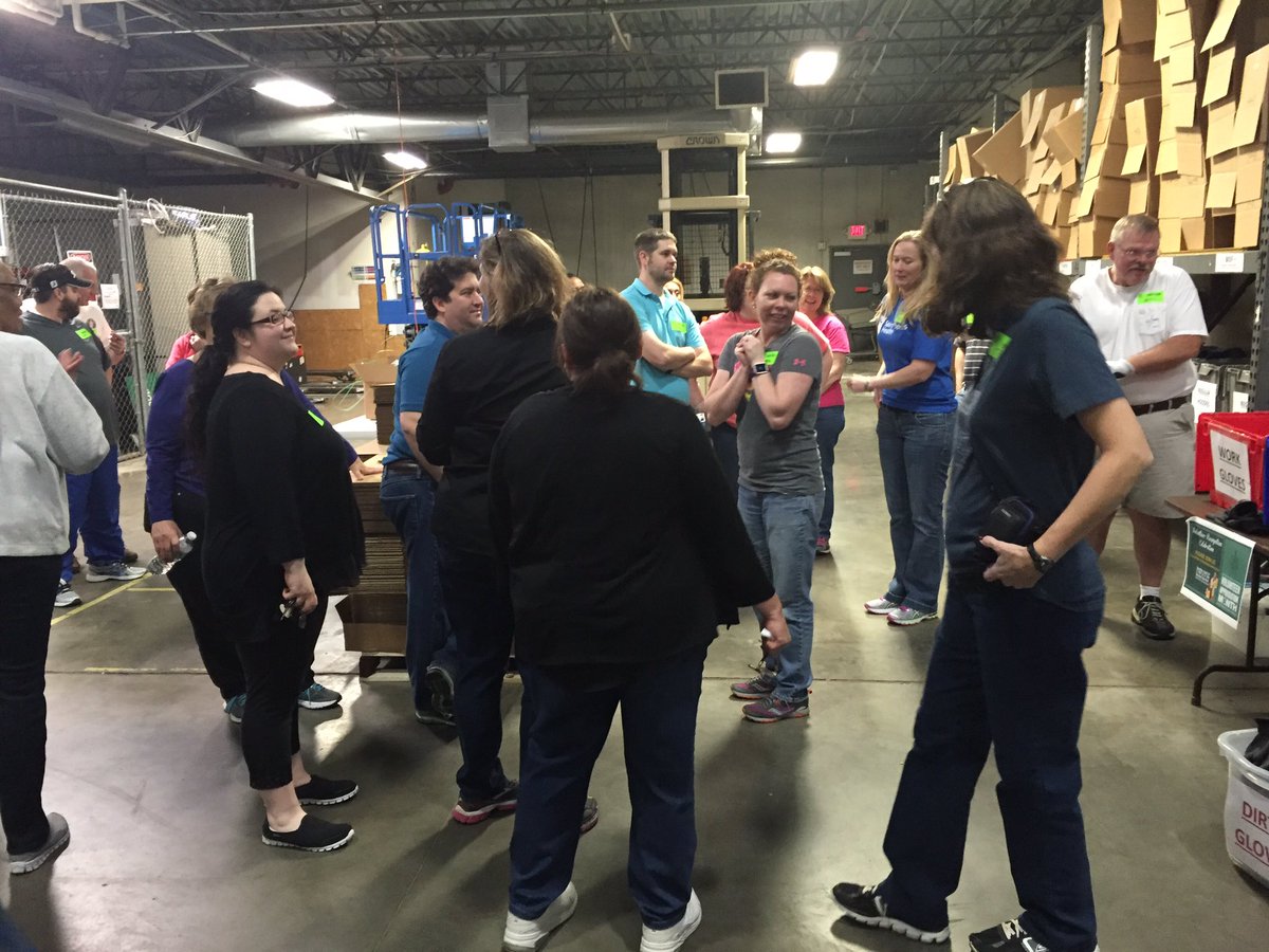 cioMover's tweet photo. We packed 9,086 lbs of food in the cooler.  Over 7,500 meals for Tennesseans.
@StThomas_Health 
@Ascensionorg https://t.co/AcZiYYbW4U