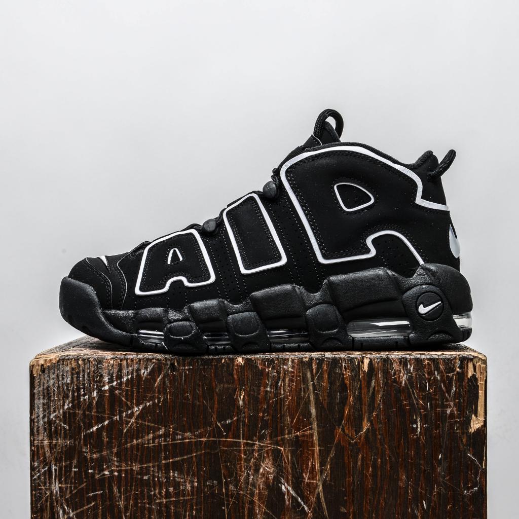 nike uptempo black and white