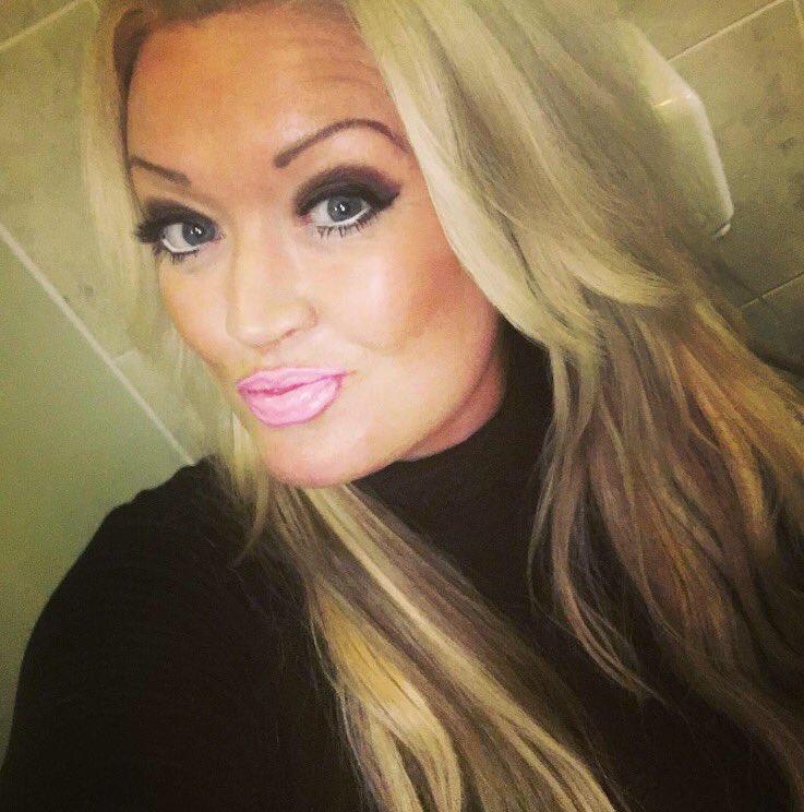 mandibling's tweet image. Friday Feeling and Feeling Friday 😜