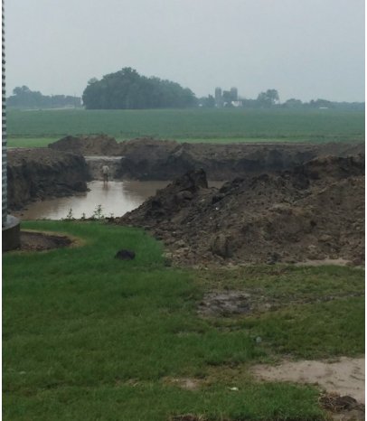 SDFarmFamilies's tweet photo. This farm almost had a pool, but the end result is better! @SDFarmWife #FarmFriday #Beef  https://t.co/TfYblcng4L https://t.co/7HfClTvwXn