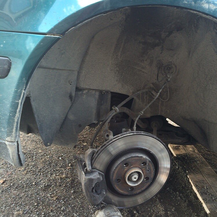 Bara älskar när man får en tvåa på besiktningen. Spiralfjädern hade tydligen bestämt sig för att gå av...