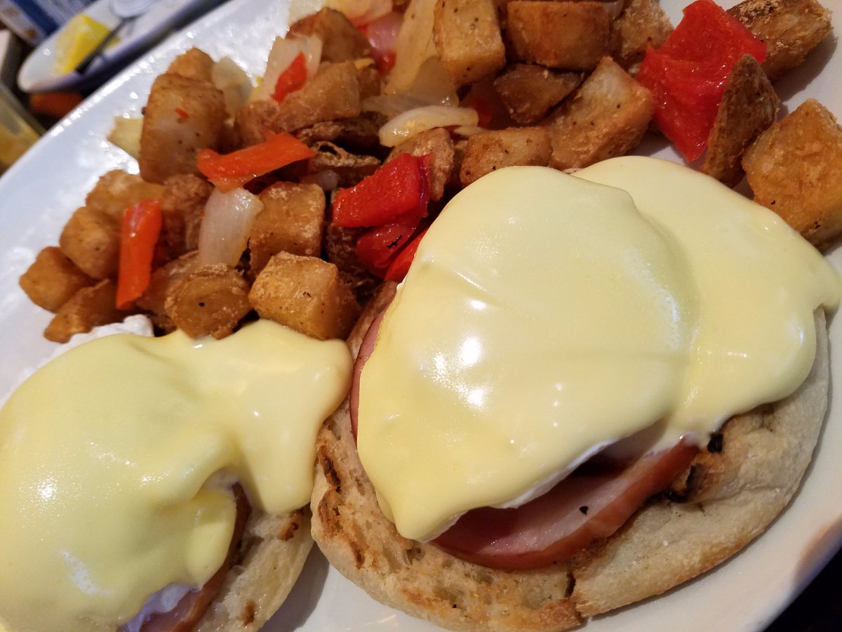 SammyDsAC's tweet photo. Sammy Ds makes a mean EggsBenedict… #NationalEggsBenedictDay this Saturday! https://t.co/iRRSUw4v24