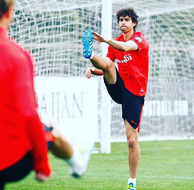 ATMaria_'s tweet photo. Me hace la más feliz del mundo esta noche. Vuelta al entrenamiento con el equipo, una ilusión tremenda. #AnimoTiago😍 https://t.co/b0RCGfjU3H