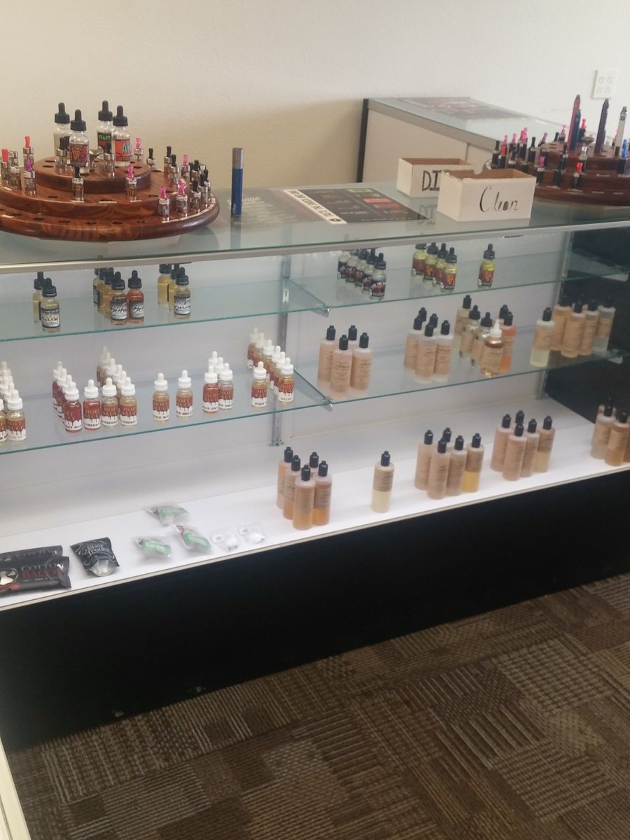 TheVapeShackCO's tweet photo. Restocked today! Come by to the #thevapeshack and get some #juice and finally quit smoking!
#vapor #vapelife #CO https://t.co/MbATP0ftki