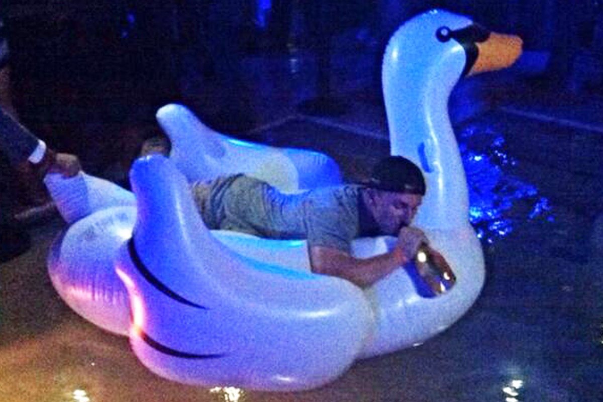 skeeton2105's tweet photo. Come see the squadron tonight @StagecoachAtl for $2 vodka/tequila wells, MichUltras & JetFuels till 11pm #Turneth https://t.co/O9fmHgN9P8