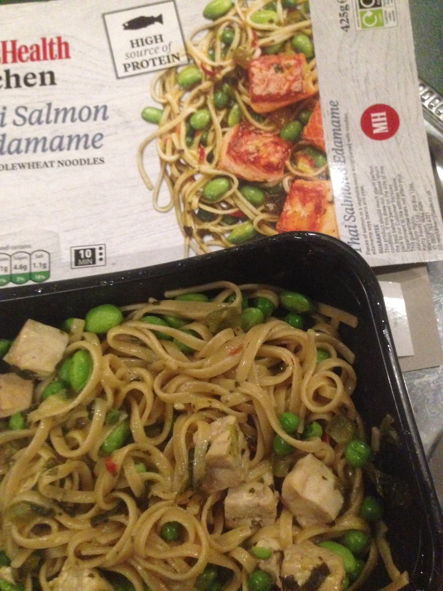 doespositive's tweet photo. @MensHealthUK got my husband this, not bad for a quick go to meal. Disappointed that the salmon was not as pictured. https://t.co/tKApfJZhNQ