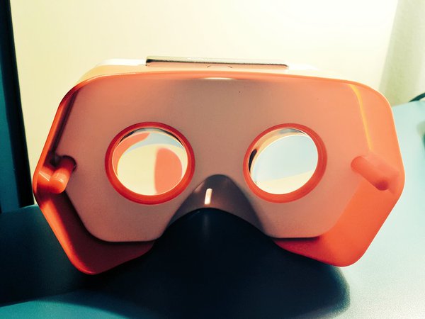 jaliroller's tweet photo. Nada que ver este @googlecardboard #Iamcardboard v2 con los v1 de cartón, me ha encantado @JustUnboxing https://t.co/MnYKSSPmkB