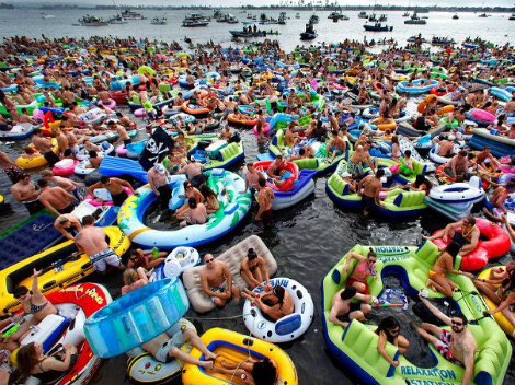 g0ldenxV's tweet image. Mood for tomorrow: #Floatopia ☀️