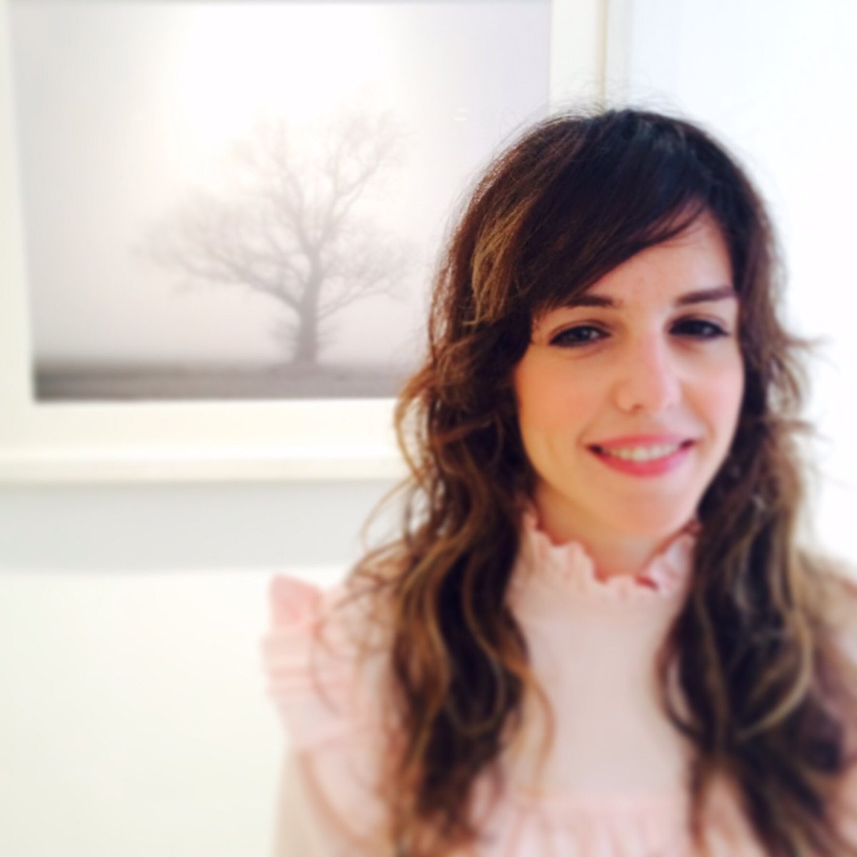 LanceLowe's tweet photo. #SecretSalonLondon no blowdry invisible layers #70s inspired #haircut #pradagirl #TimeOutLondon #ESLifeandStyle https://t.co/mbi6Uw4VwW