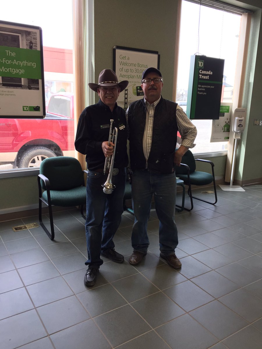 ridscfo's tweet photo. 🎺🎺🎸Whats my passion day😎😎
Vern with long term td client
@RyanJBarclay_TD 
@elliss5 @matthopfner @BrianGervais_TD https://t.co/EAjWHAemm7