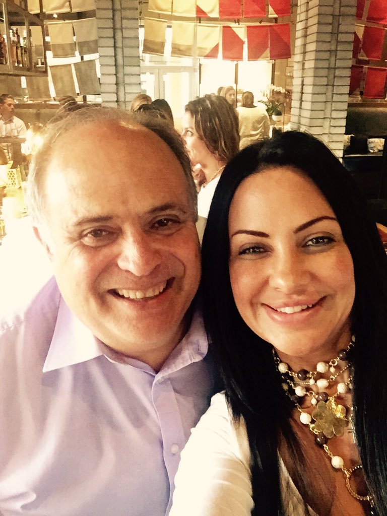 tainna's tweet image. Celebrating friendship and great announcements for the city of #Doral #runningMayor #letsdothis #JCbermudez 👍🏼👍🏼