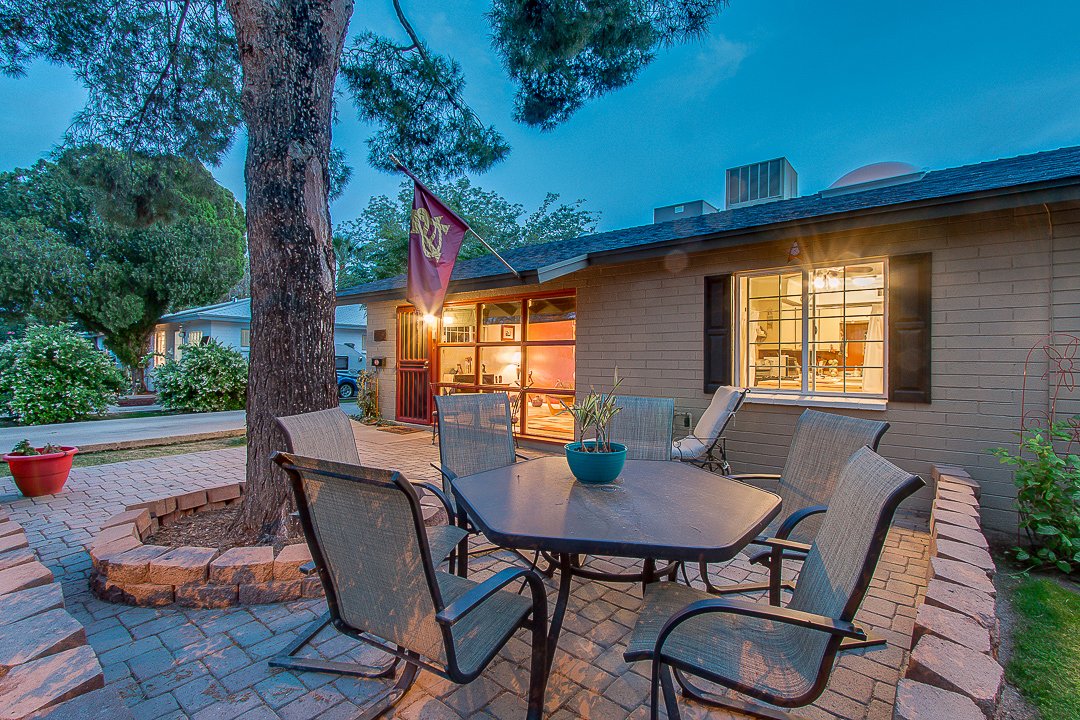 Just Listed: Updated 3-Bedroom Mid-Century Style House in #Tempe just Four Blocks from <a href="/ASU/">Arizona State University</a>! blog.larrydjinis.com/blog/midcentur…