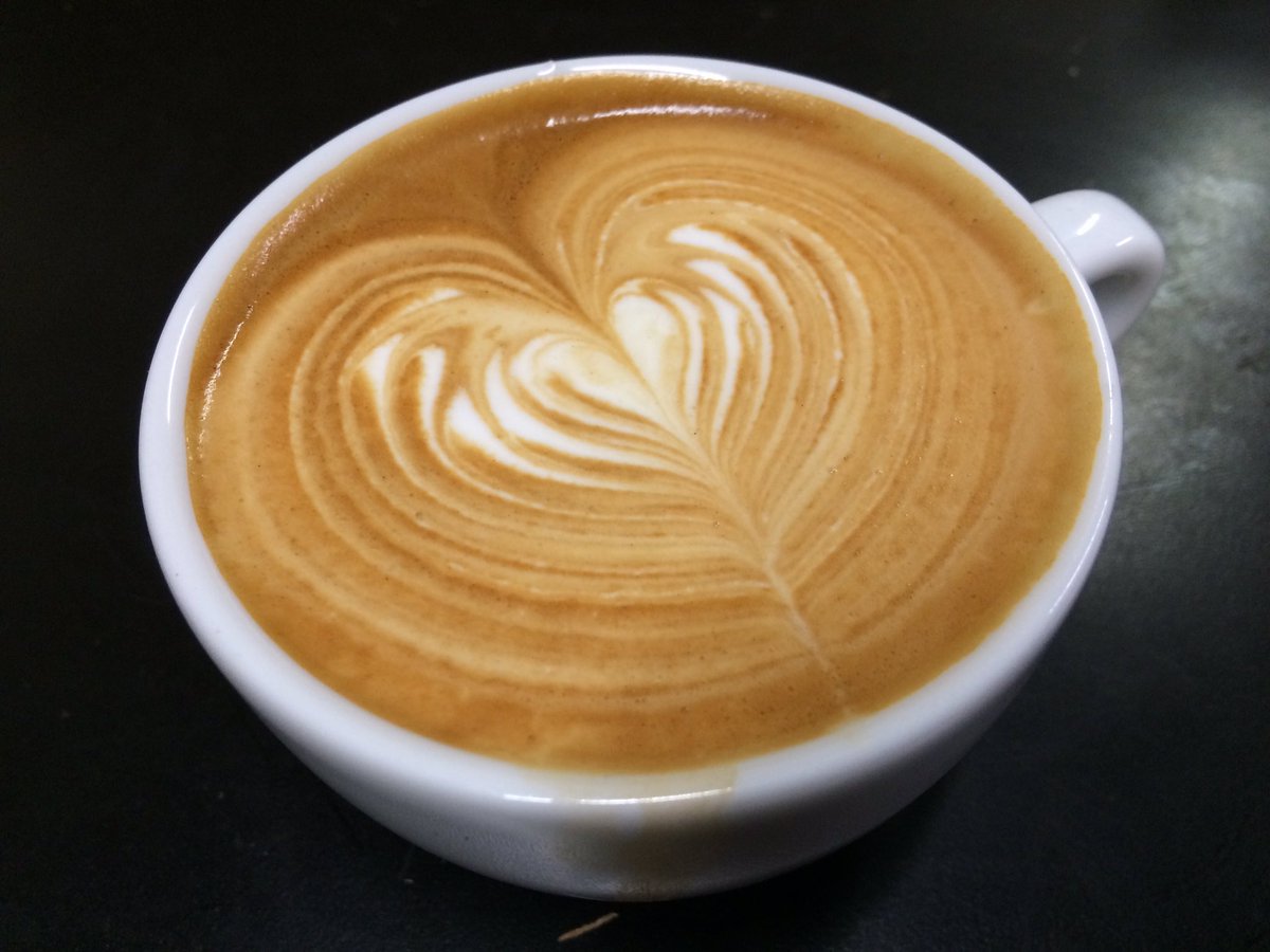 5oz Friday!
#espresso #coffee #latteart #coffeelove #redmond #CaffeLusso