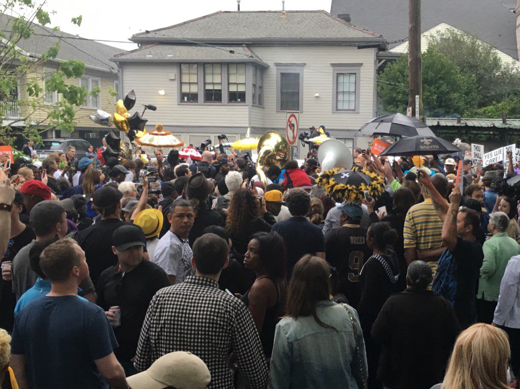JeffDuncan_'s tweet photo. This is how #NOLA mourns the death of Will Smith. https://t.co/8WkYABsXW7