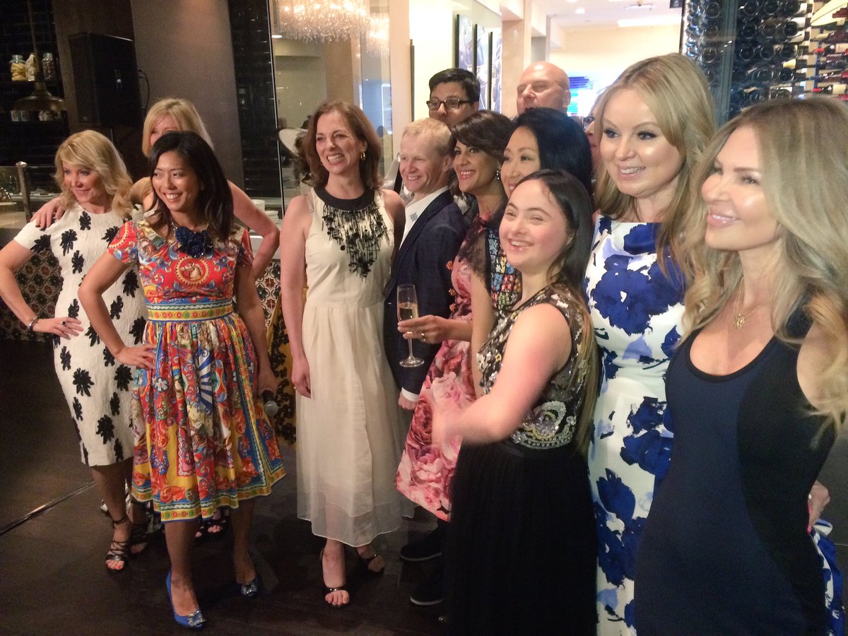 #FashionBlooms #AutismAwarenessMonth #puttingthepiecestogether Great event <a href="/cprimesteak/">c|prime</a> for <a href="/pacificautism/">Pacific Autism Family Network</a> #charity