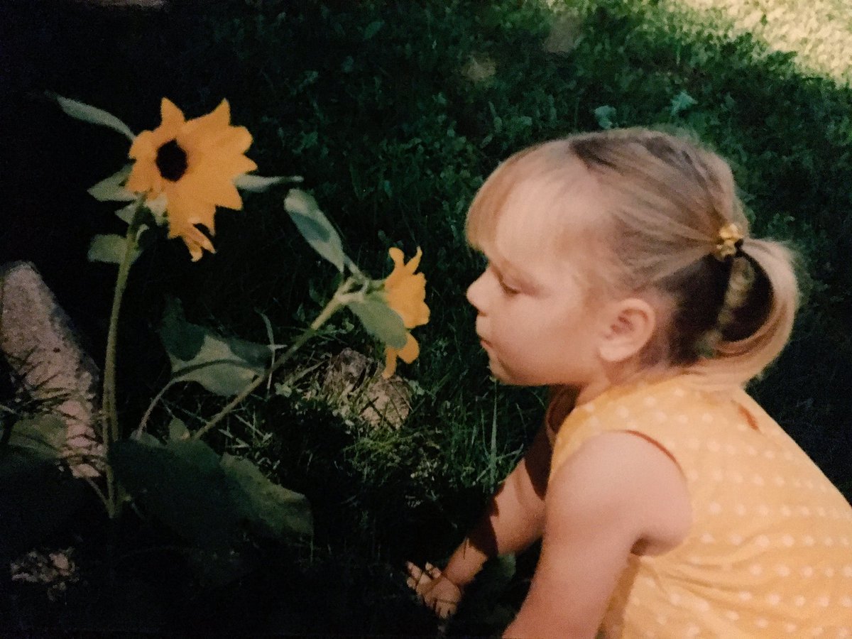 marxwave's tweet image. I love you beautiful baby sister. See you again someday. Eres como la flor🌻🌺🌸💕