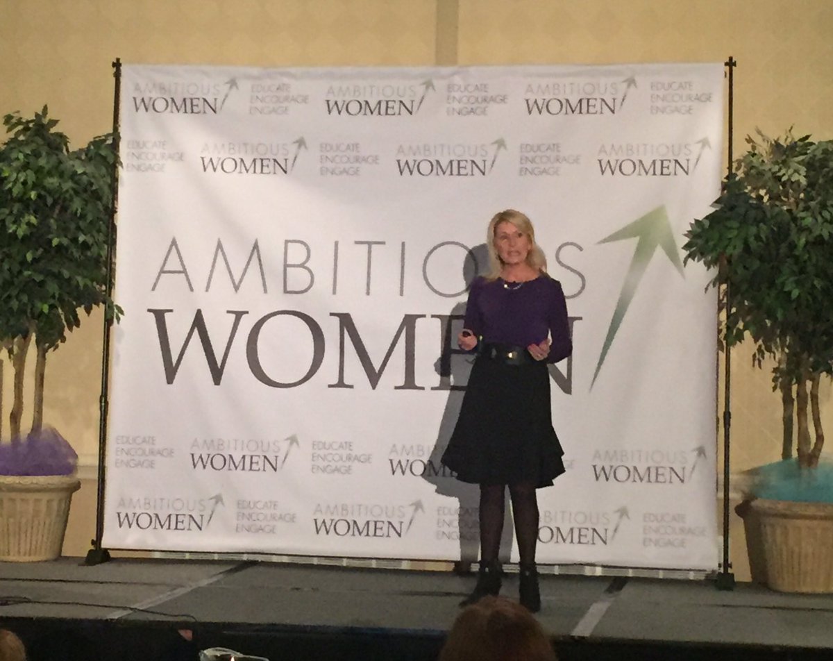 alicehinckley's tweet photo. @LynnBardowski teaching the ambitious women to find their Inner #Visionista #awcne16 https://t.co/6P9o8OnCJh