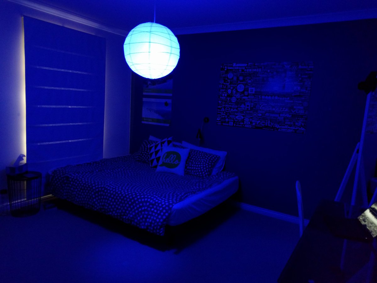 the_real_n_b's tweet photo. #lifxtheme @LIFX never fails to set the mood 💪 https://t.co/rljMixExMW