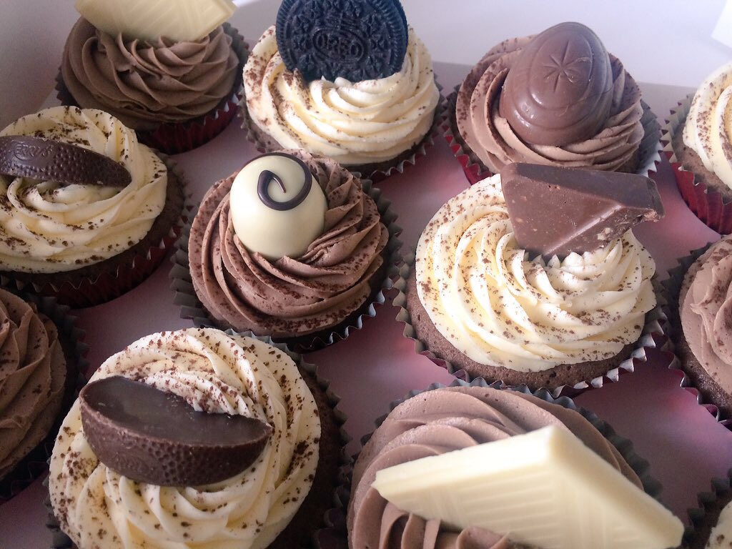 Think inside the box... Think Poppy's Cupcakes Tel:07824 705364 💕