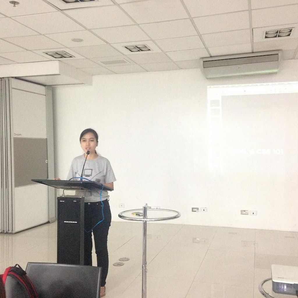 ffcph's tweet image. . @sofimi discussing @pwdo membership and introducing @jpdguzman, our next speaker. #miniffc2016e02 #ffcworkshop