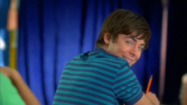 yamjmnzgrnd's tweet photo. Troy Bolton el amor de todas cuando éramos niñas... Amo High School Musical😍❤ https://t.co/9yosRxTeBG