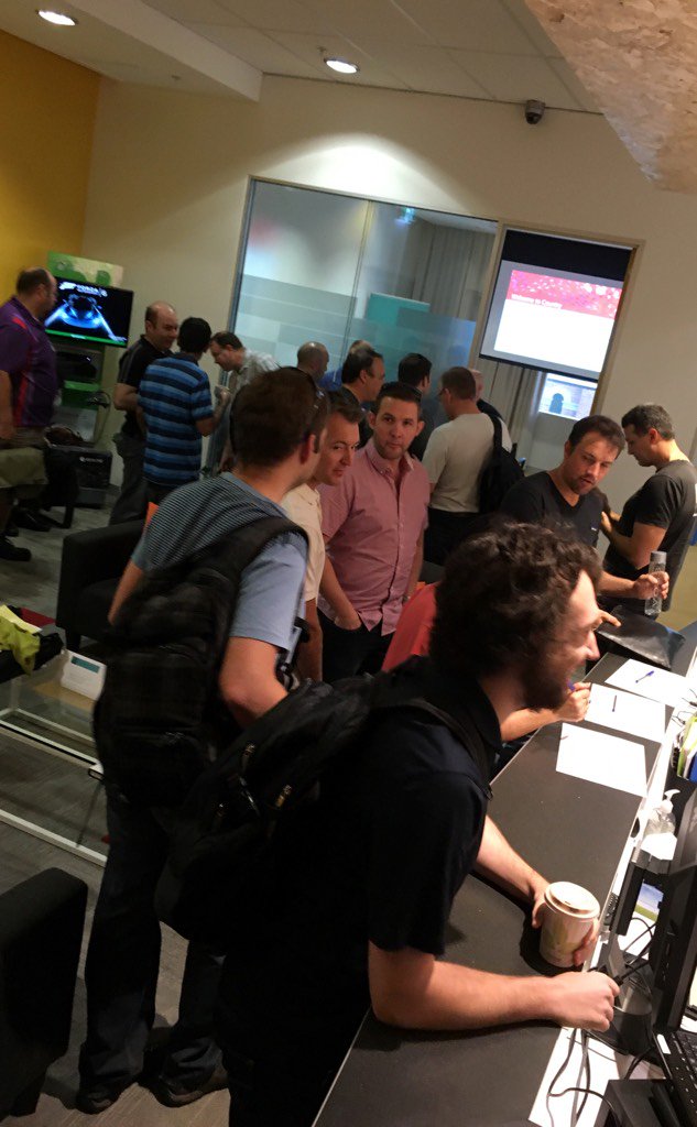 hadwinfung's tweet photo. The crowd @ Perth #GlobalAzure event @PerthMSCloud https://t.co/pPu7z3Qfeu