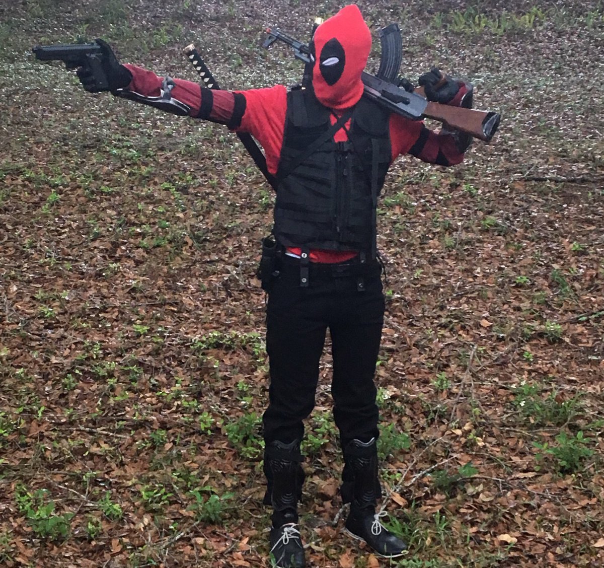 LukeWarmSauce's tweet photo. Are you guys ready for the best Deadpool performance you've ever seen? https://t.co/LT4eX0aKcq