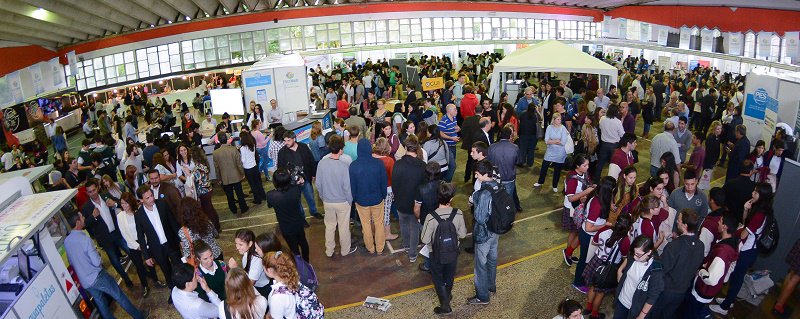 ZNVISION's tweet photo. La Feria Universitaria convocó a más de 5.000 personas
https://t.co/ereSL61fVG https://t.co/qXlhIZuZ3L