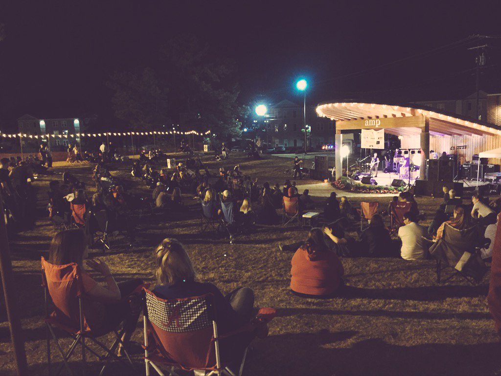 HartsBridge's tweet photo. Tmrw@5:45 Harts Bridge takes the stage. Y'all should like come and pretend we're famous or something. That'd be cool https://t.co/J9yQcp89Pg