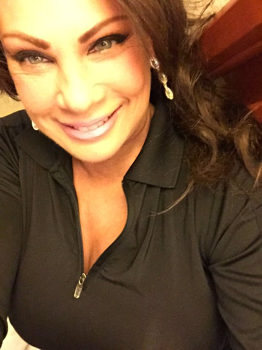 Come party with me tonight club 35 XXX https://t.co/avLyaDbH8R