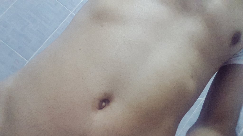 ياليت فيه أحد جاد ويكون صغير ف العمر مو كل مره طالع لي واحد عمره فوق 23 😳