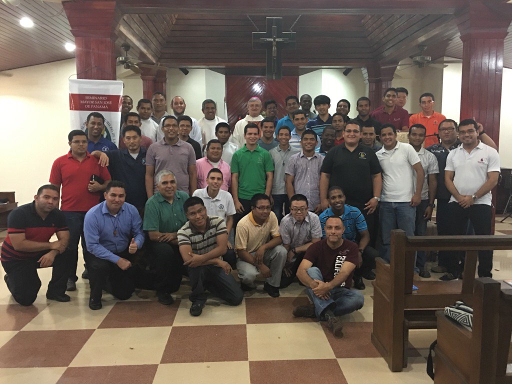 andrescarras's tweet photo. Compartiendo un retiro espiritual con los seminaristas del Seminario Mayor S José de Panamá ante Día del Buen Pastor https://t.co/3d4O2xFbeG