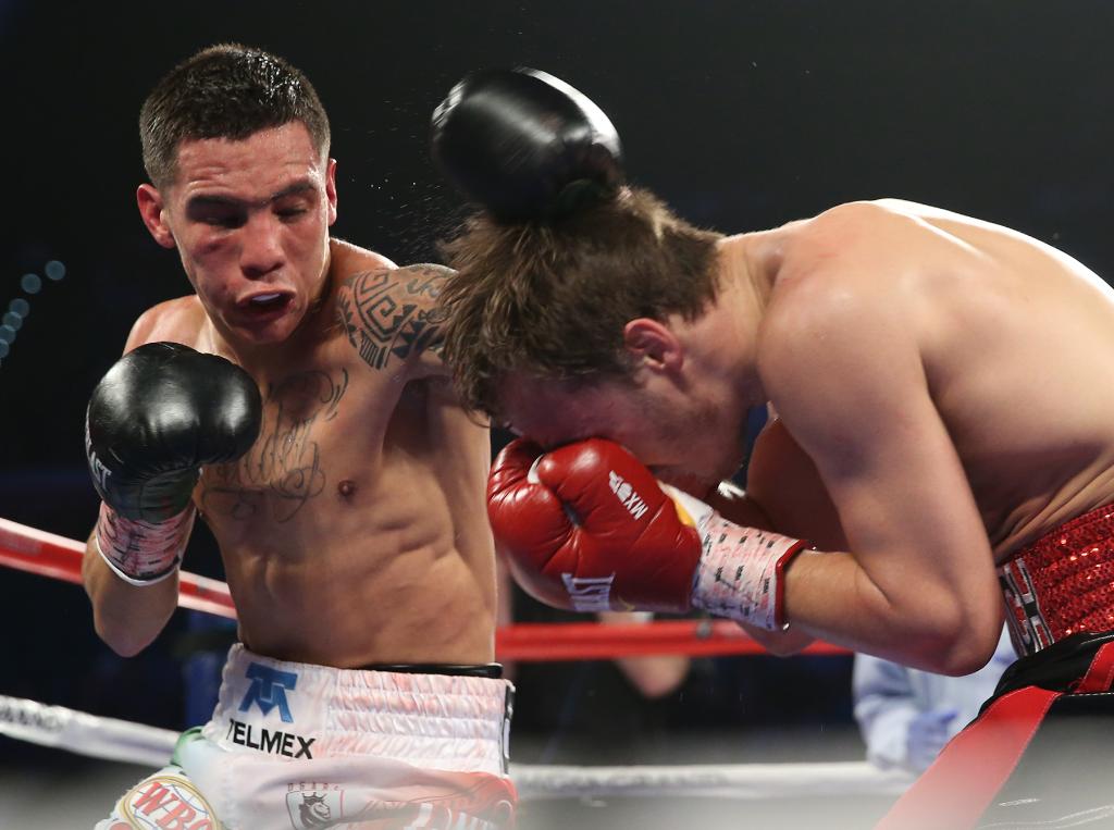 trboxing's tweet photo. Catch the replay of the #NoTrumpCard tomorrow at 11:15p ET/PT on @HBOLatino! https://t.co/L6tsc5SNv5