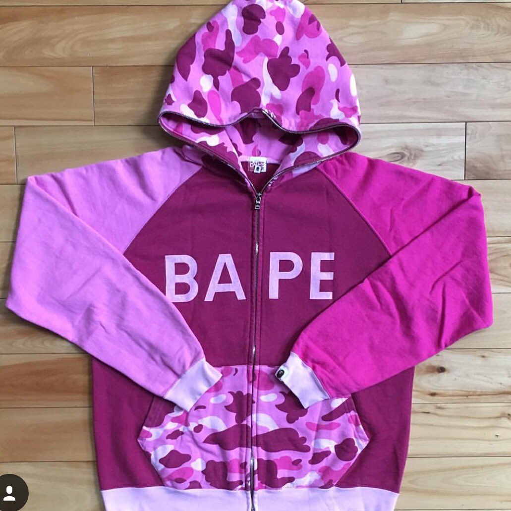 plug_plug2's tweet photo. Bape for sale Dm now https://t.co/2JGv8BlZbp