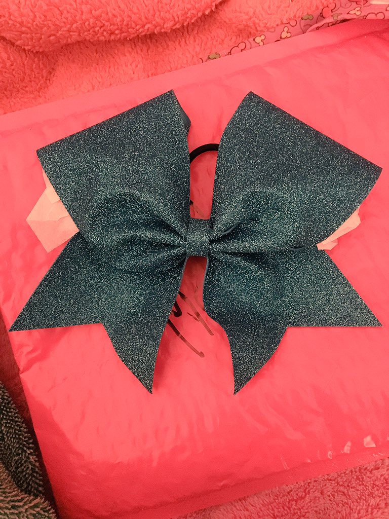BeccaDowneyy's tweet photo. @BeccaDowneyy like where else would I wear this other than #AmericanRelay ? https://t.co/FCo0SPLZKc