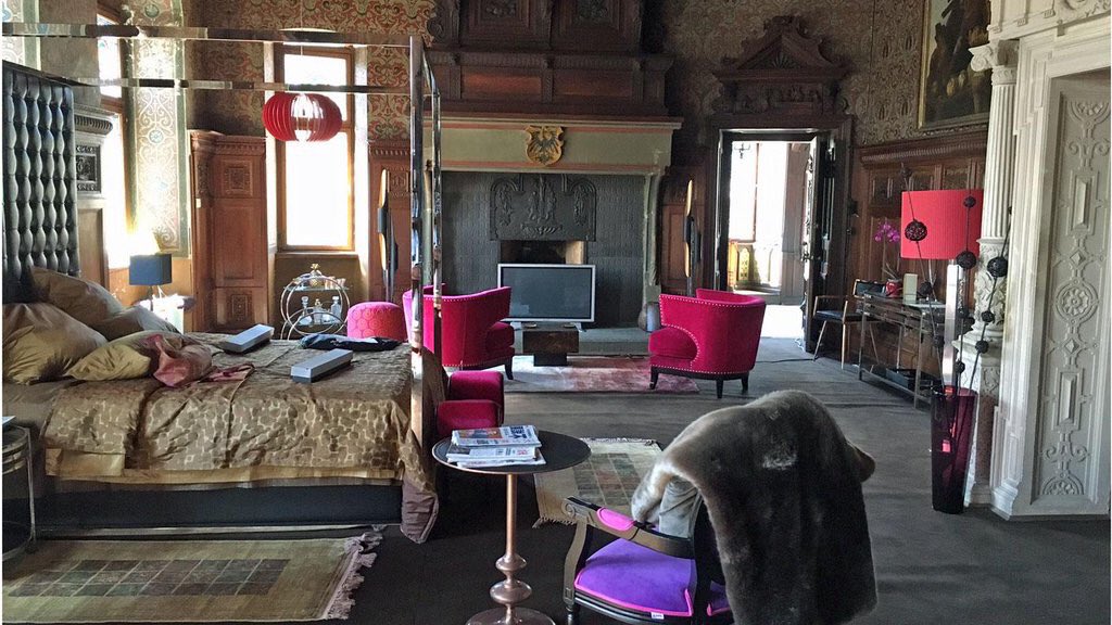 VIPsLoveTOP's tweet image. [PHOTO] T.O.P new Filming "Out Of Control" in Germany 140416 ©Owner #탑 #빅뱅 #TOP