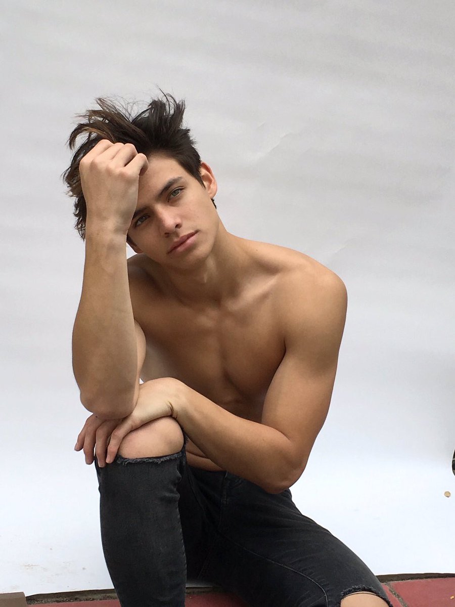 AUSTINSFW's tweet photo. Hi don't talk to me :/ https://t.co/XAN53SoNqp