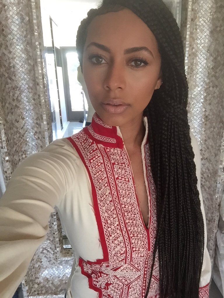KeriHilson's tweet photo. Cuz, hi 👋🏾 https://t.co/4RXWMJUYZU