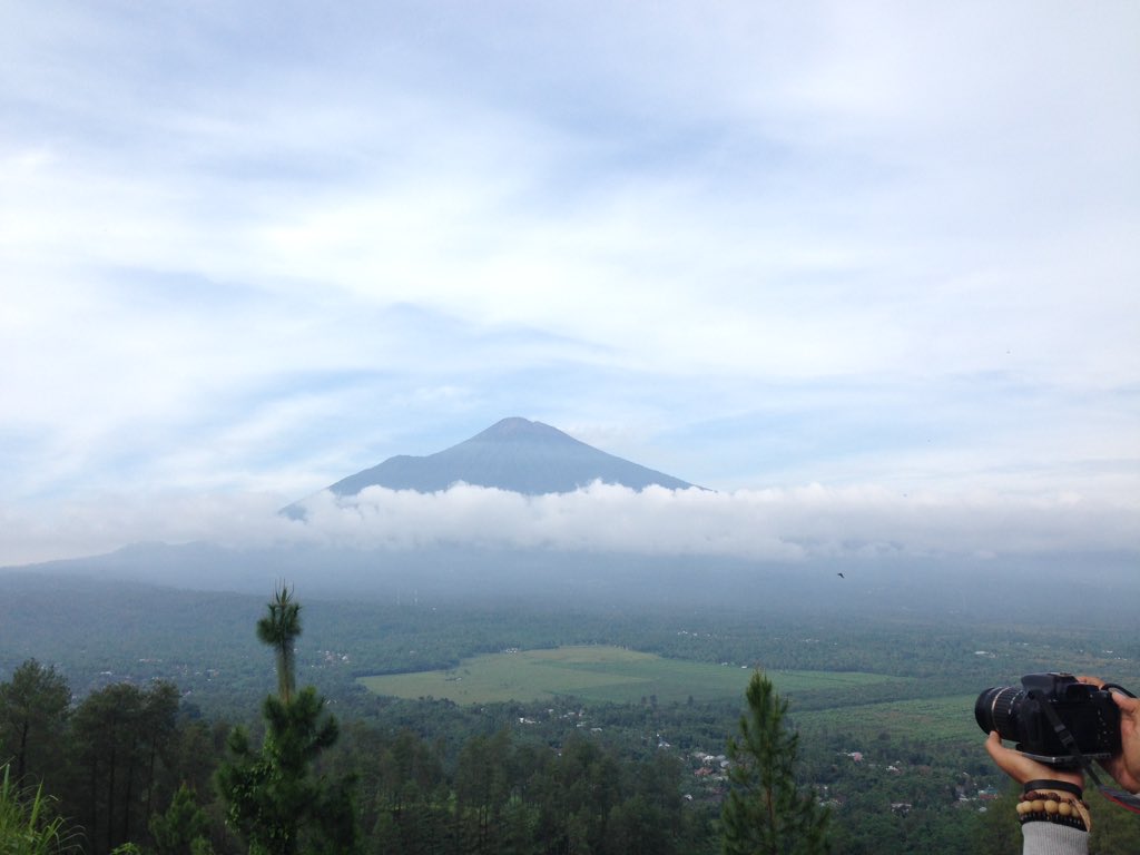 Menikmati Indonesia itu emang gak akan pernah ada abisnya. Indaah banget. Pemalang salah satunya!