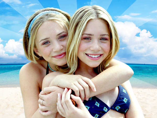 LauraJerrolds's tweet photo. Listening to Holiday In The Sun songs and oh my goodness I miss my Mary-Kate #twins #wellcloseenough ππβ¨ππ https://t.co/WI84SzALIC