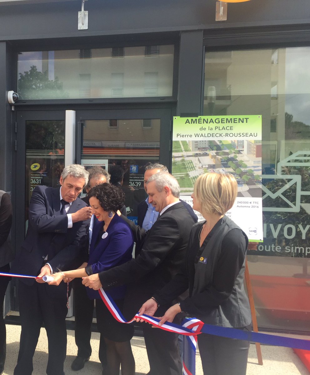 lucalbernhe's tweet photo. Beaucoup de citoyens pour l'inauguration de la poste Malbosc. Merci à la @1700laposte #laserm et @saurel2014 https://t.co/QTGLJQDUdf