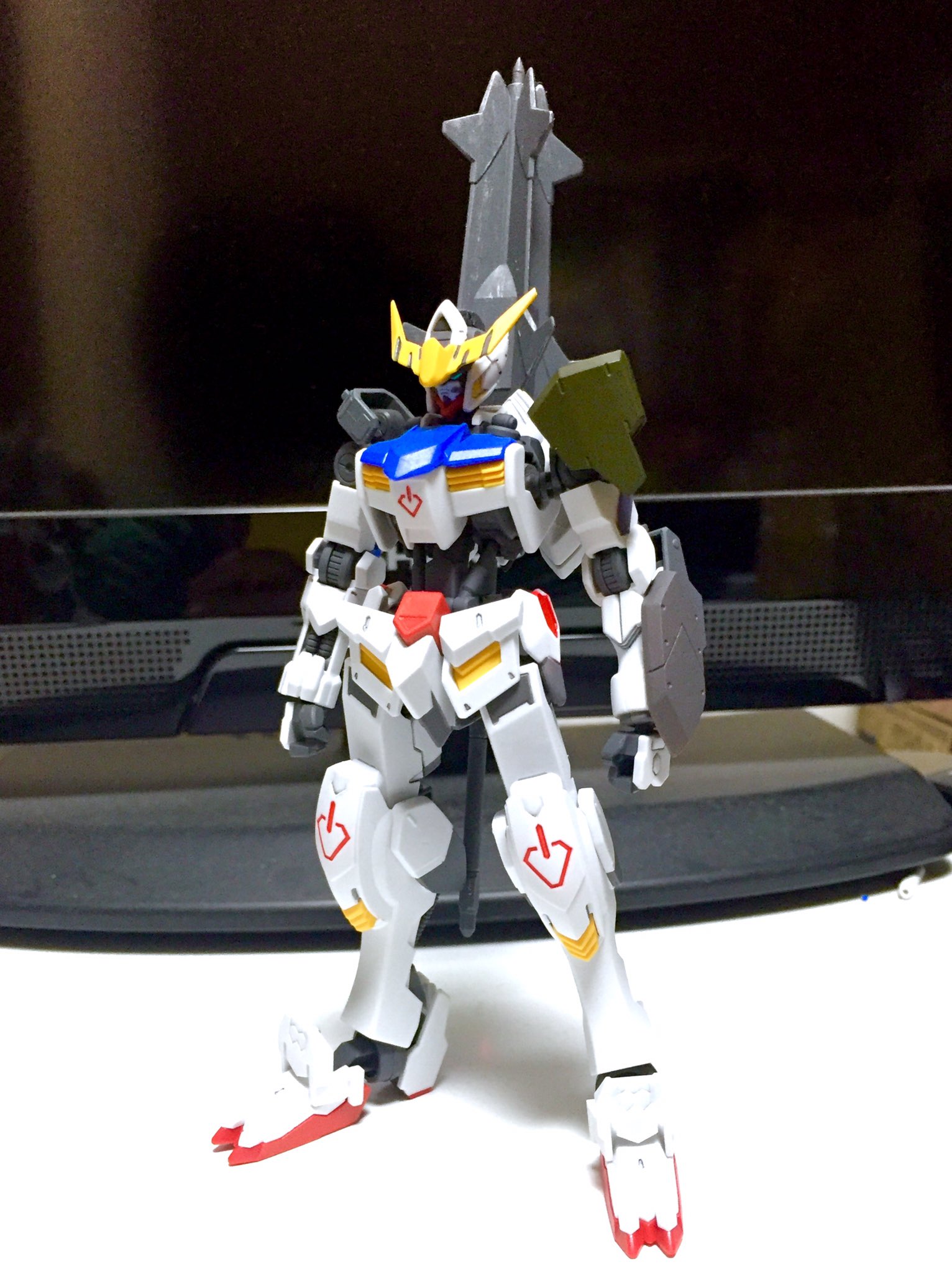 Micro Hgガンダムバルバトス第1 5形態完成しました 今回は白成型色生かしのつや消し仕上げで メイスだけは拘って パイルバンカー 平手接続 持ち手脱着と第3話の再現を W 1dayモデリングt製作会 完成 T Co Ij0ga6qslk Twitter Micro Hgガンダムバルバトス第1 5形態完成しました 今回は白成型色生かしのつや消し仕上げで メイスだけは拘って パイルバンカー 平手接続 持ち手脱着と第3話の再現を W 1dayモデリングt製作会 完成 T Co Ij0ga6qslk Twitter