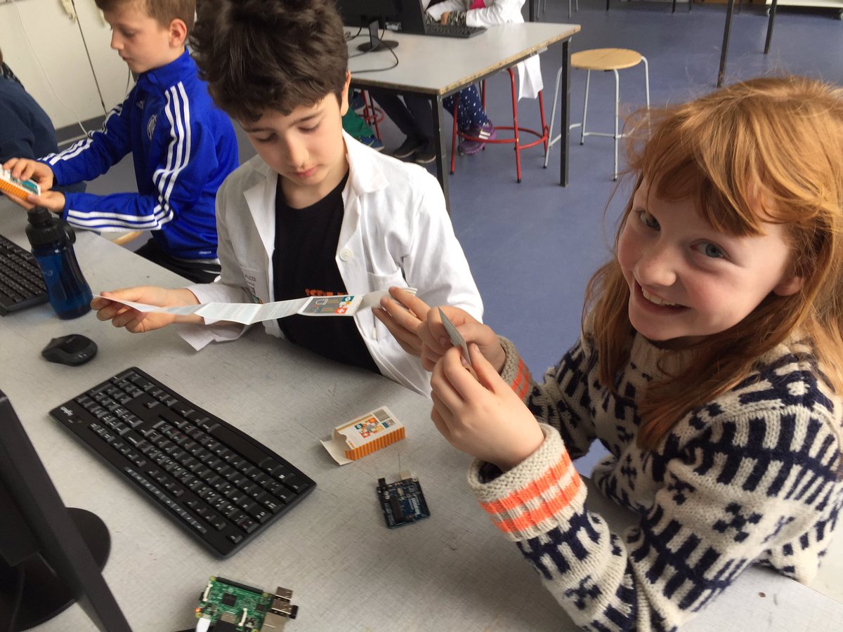 dgtweb's tweet image. Arduinos are here, amazing sense of accomplishment in kids' faces after making LEDs blink. #smartfun #edtech