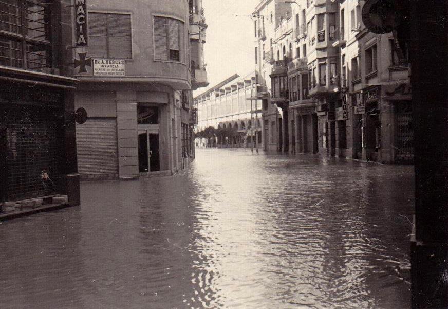 GemmaGN's tweet photo. Imatges de @Tortosa negada per les riuades que ha patit al llarg dels anys. Tot l'àlbum:
https://t.co/Ts6Dq1wLJV https://t.co/mz89zFBHkE