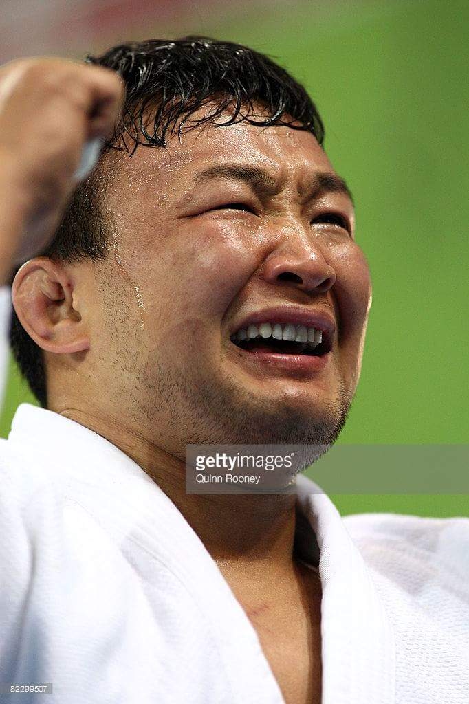 Монгол Улсын Хөдөлмөрийн Баатар МУГТ Н.Түвшинбаяр Ази тивийн аваргын төлөө барилдахаар боллоо

#ХамтынХүчАмжилт