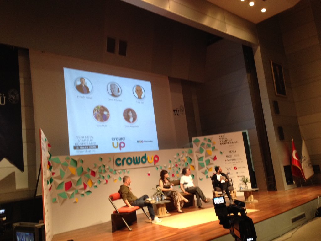 #LetsCrowdUp  Startup ruhu burada . CrowdUp konferansindayiz.